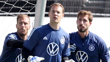 Oliver Baumann (links) und Manuel Neuer (mittig) trainierten einst gemeinsam beim DFB