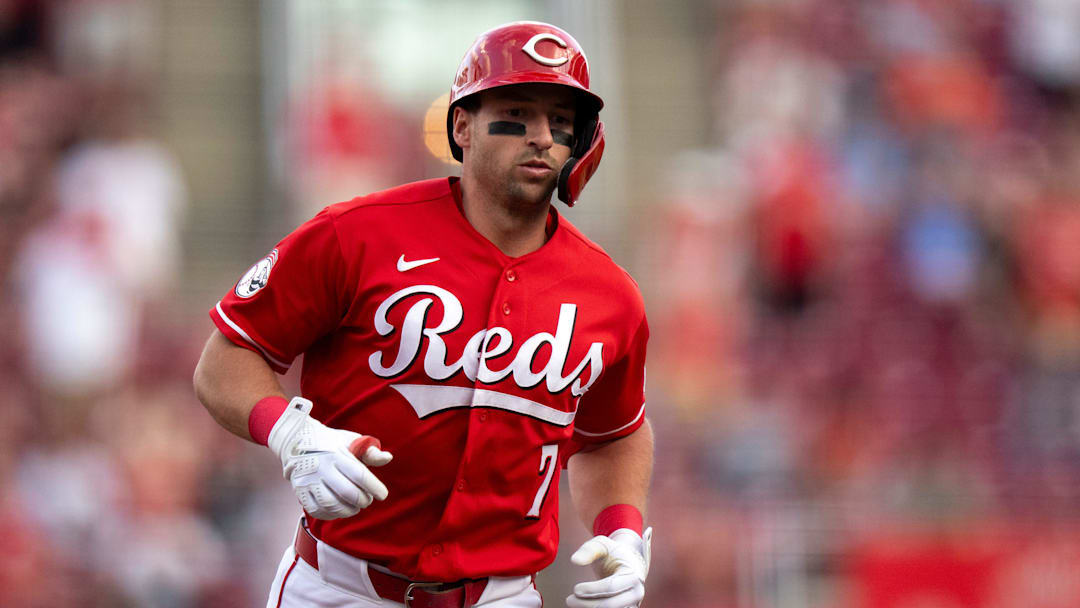 Cincinnati Reds left fielder Spencer Steer (7) rounds the bases after hitting a solo home run in the third inning between the Cincinnati Reds and the San Francisco Giants at Great American Ball in Cincinnati on Tuesday, April 14, 2026.