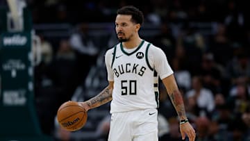 Detroit Pistons v Milwaukee Bucks