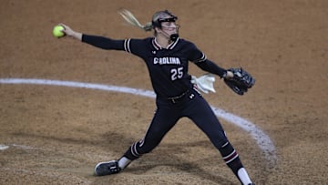 May 8, 2025; Athens, GA, USA; South Carolina starting pitcher/relief pitcher Jori Heard (25) pitches during a game against Texas A&M at Jack Turner Stadium. Mandatory Credit: Mady Mertens-Imagn Images