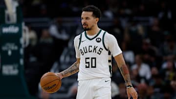 Detroit Pistons v Milwaukee Bucks