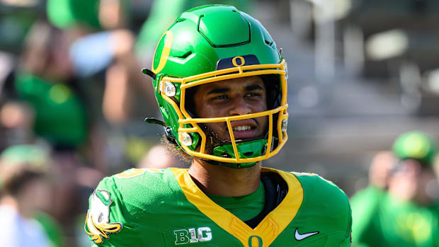 Oregon Ducks quarterback Dante Moore during pregame warmups before the game against the Idaho Vandals.