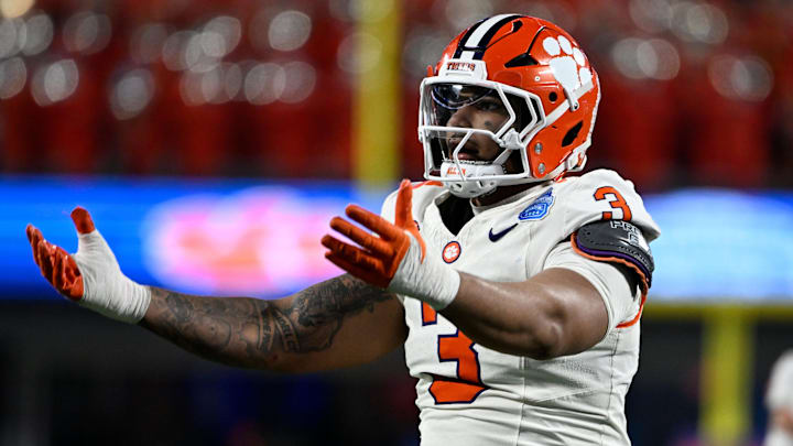 Clemson Tigers defensive end T.J. Parker