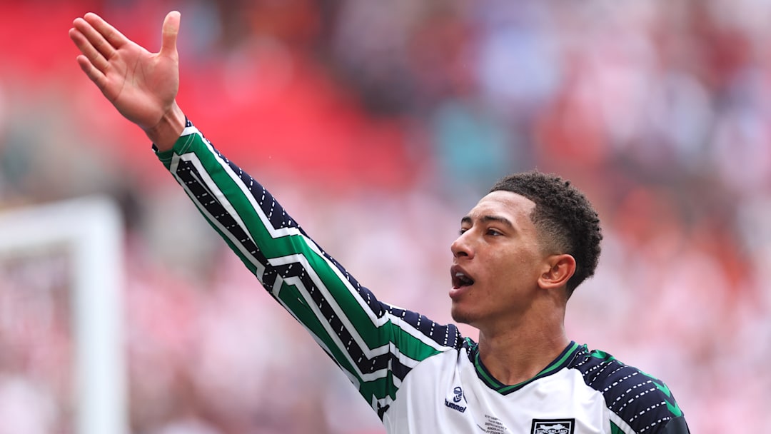 Jobe Bellingham im Trikot von Sunderland. Offenbar wird er schon bald das BVB-Shirt tragen