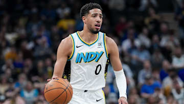 Charlotte Hornets v Indiana Pacers