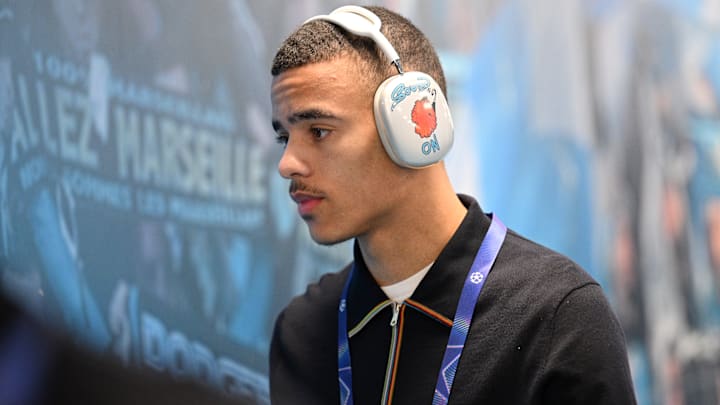 Mason Greenwood pourrait débuter sur le banc. Mason Greenwood pourrait débuter sur le banc.