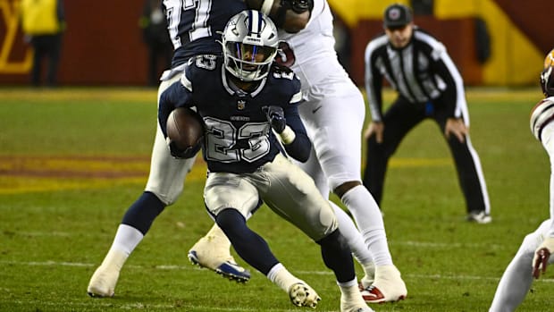 Dallas Cowboys running back Rico Dowdle (23) carries the ball against Washington 