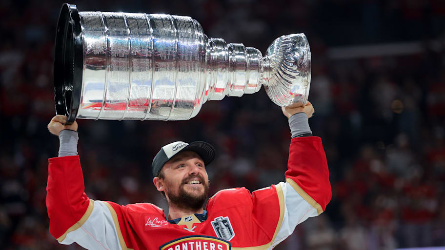 Florida Panthers center Sam Reinhart hoists the Stanley Cup | Sam Navarro-Imagn Images