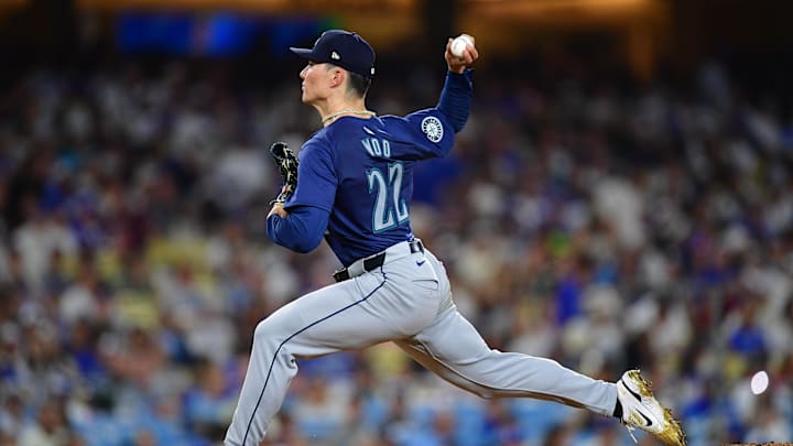 Seattle Mariners pitcher Bryan Woo (22) throws against the Los Angeles Dodgers during the sixth inning at Dodger Stadium on Aug 19.