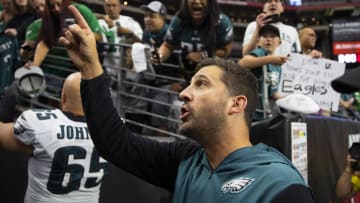 Philadelphia Eagles head coach Nick Sirianni remains the odds-on favorite for NFL Coach of the Year with his team off to a 6-0 start in 2022.