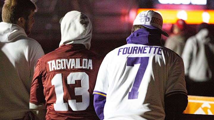 College football fans braved the frigid temperatures to wave signs at College GameDay and SEC Nation in Tuscaloosa ahead of the Alabama, LSU game.

Signs At College Gameday