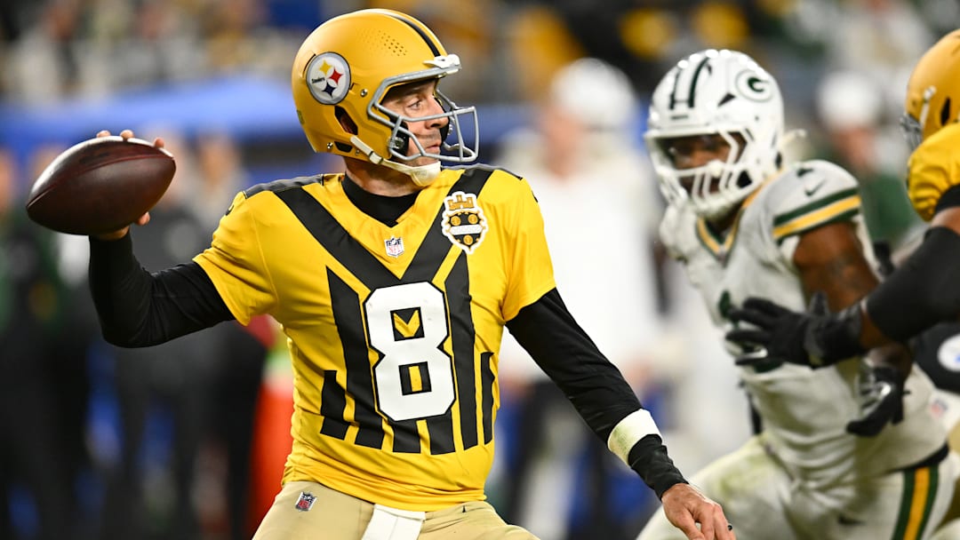 Pittsburgh Steelers QB Aaron Rodgers  Pittsburgh Steelers QB Aaron Rodgers