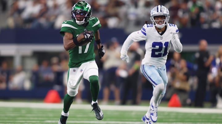 New York Jets wide receiver Garrett Wilson runs for a touchdown against Dallas Cowboys cornerback Stephon Gilmore.