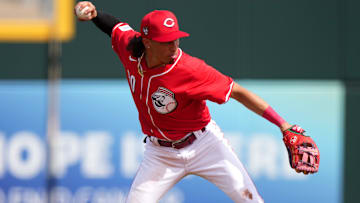 Cincinnati Reds shortstop Edwin Arroyo