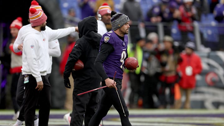 Justin Tucker got up to old pregame workout shenanigans ahead of Chiefs- Ravens