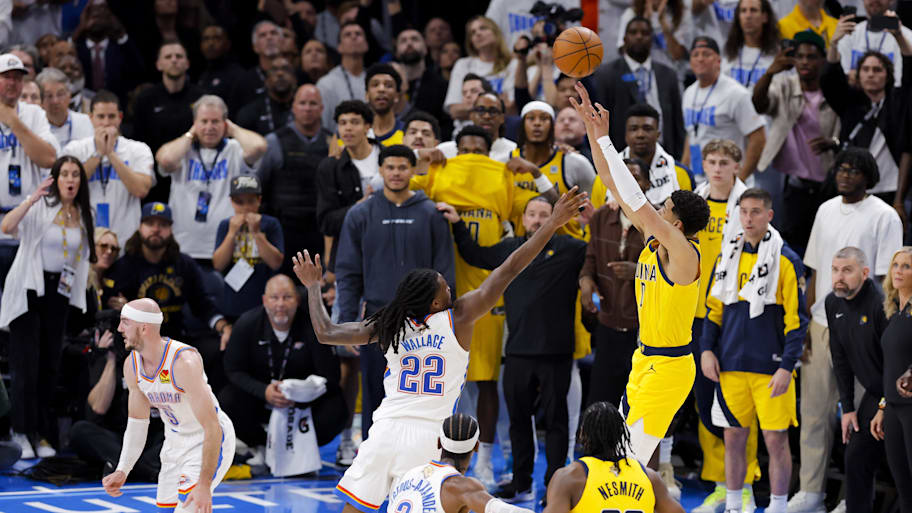 Pacers guard Tyrese Haliburton shoots the game-winner to take Game 1 of the NBA Finals. | Alonzo Adams-Imagn Images