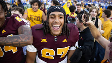 Keona Peat, the brother of Arizona basketball commit Koa Peat, has signed with the Wildcats out of the transfer portal.