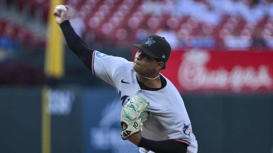 Jul 28, 2025; St. Louis, Missouri, USA;  Miami Marlins starting pitcher Edward Cabrera (27) pitches against the St. Louis Cardinals during the first inning at Busch Stadium. Mandatory Credit: Jeff Curry-Imagn Images