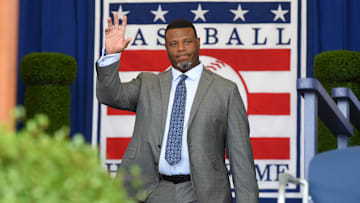 Ken Griffey Jr. durante su exaltación al Salón de la Fama del Béisbol, en 2016 