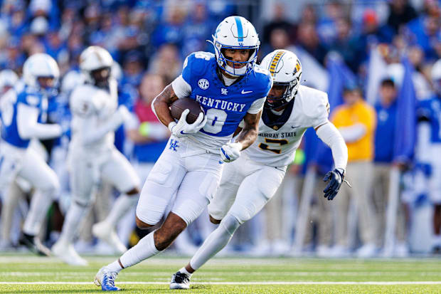 Dane Key runs the ball after a catch against Murray State. 