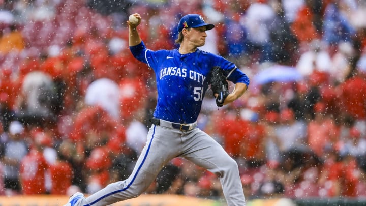 Aug 18, 2024; Cincinnati, Ohio, USA; Kansas City Royals starting pitcher Brady Singer (51) pitches against the Cincinnati Reds in the second inning at Great American Ball Park.