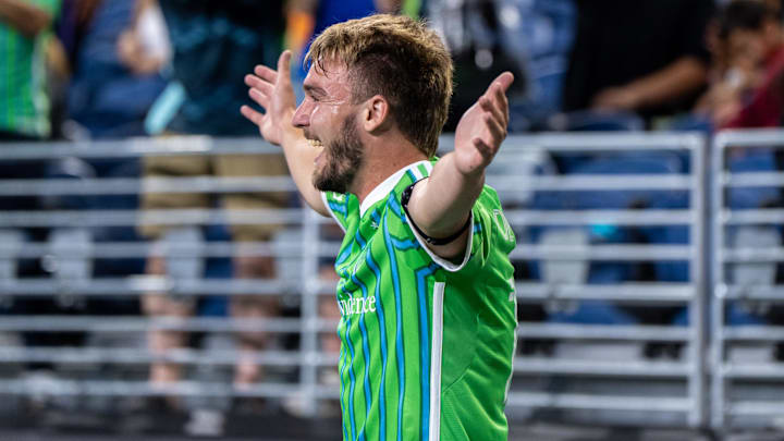 Seattle Sounders forward Pedro de la Vega (10) celebrates