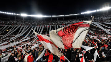 FBL-ARG-RIVER-RACING