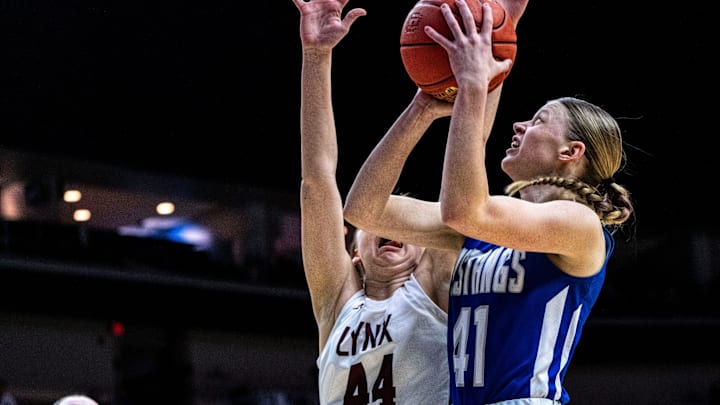 Kinzee Hinders and Newell-Fonda are one of the top teams in Class 1A once again this year. Kinzee Hinders and Newell-Fonda are one of the top teams in Class 1A once again this year.