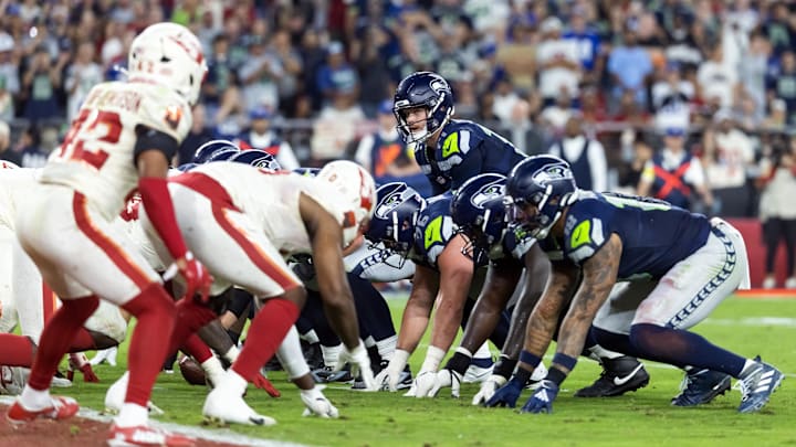 Bet the Seahawks to cover as favorites against the Cardinals in Week 10.