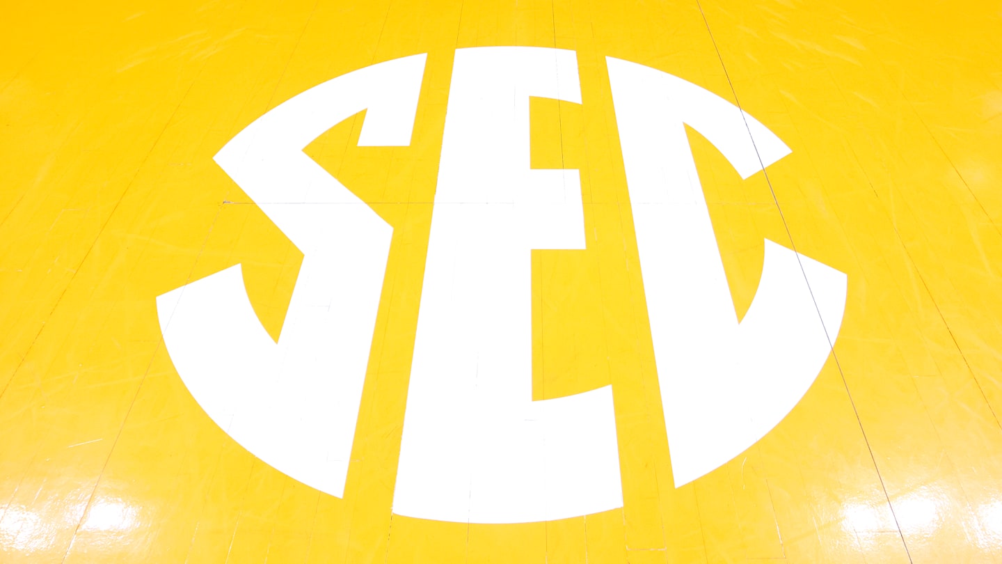 SEC 籃球：田納西州在最新實力排名中上升，而阿肯色州則下滑