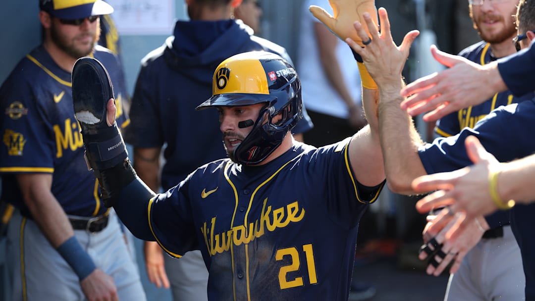 National League Championship Series - Milwaukee Brewers v Los Angeles Dodgers - Game Three
