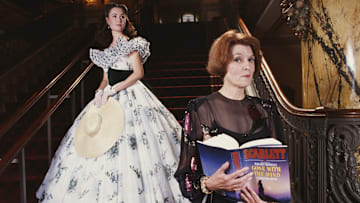 Author Alexandra Ripley (R) poses with 'Scarlett,' her sequel to 'Gone With the Wind.'