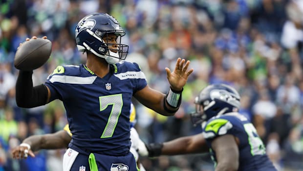 Geno Smith and the Seahawks must turn around their season in a hurry.