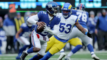 South Carolina football alum Ernest Jones rushing the passer