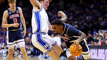 Arizona Wildcats guard KJ Lewis (5) is reportedly entering the college basketball transfer portal.