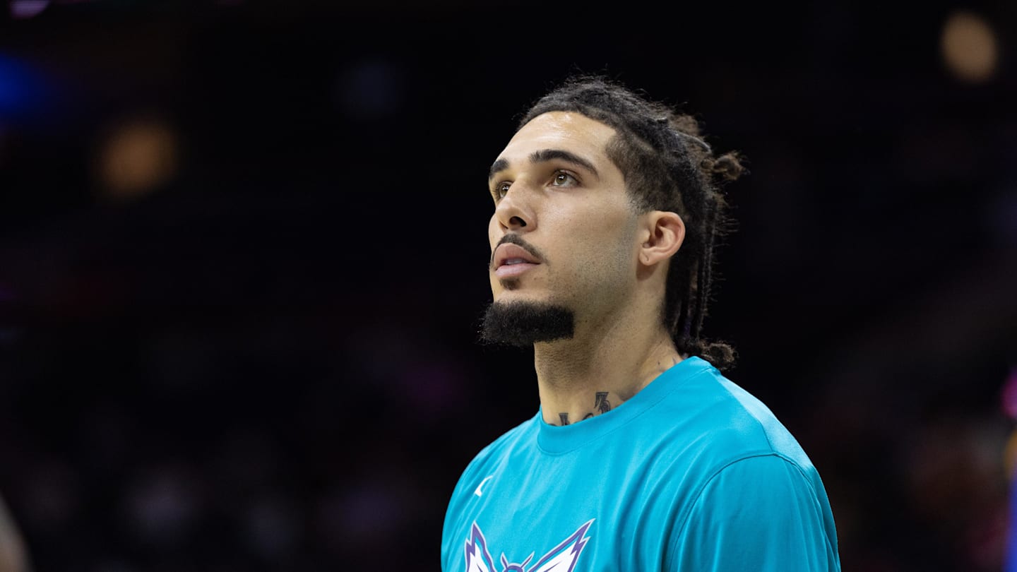 LiAngelo Ball Pumps Up Lions Fans During Playoff Game With Live