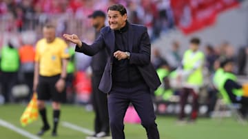 Gladbach-Trainer Gerardo Seoane am Seitenrand