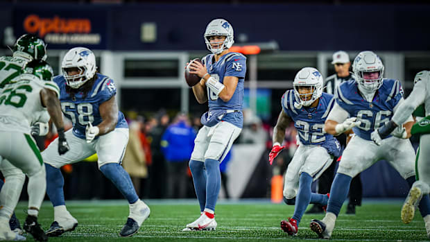 New England Patriots quarterback Drake Maye (10) on the field.