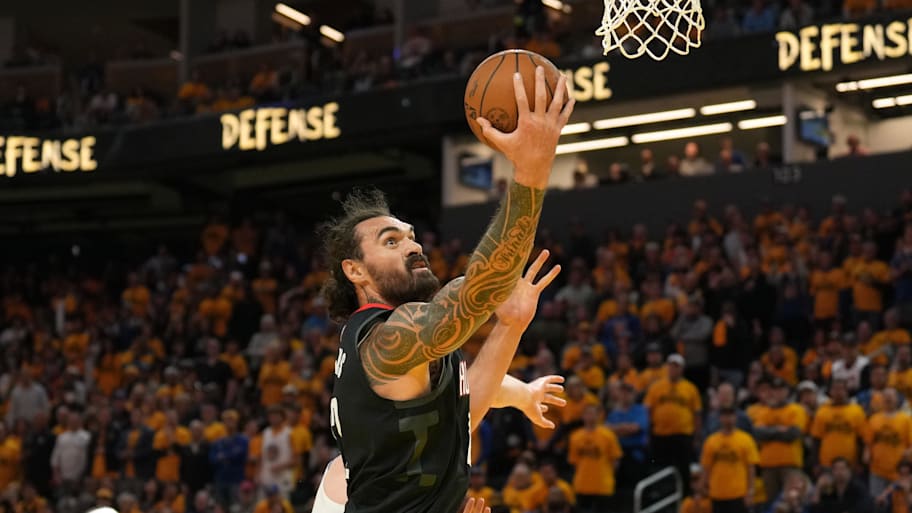 Steven Adams rebounds against the Warriors during a playoff game. | Darren Yamashita-Imagn Images