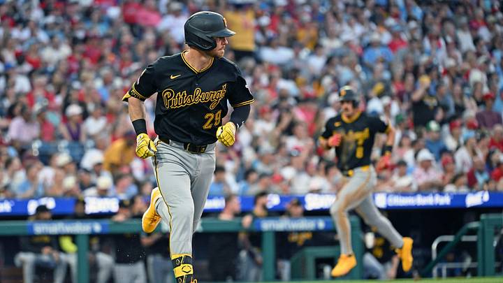 Jun 29, 2026; Philadelphia, Pennsylvania, USA; Pittsburgh Pirates right fielder Ryan O'Hearn (29) runs to 1b after hitting a 2-RBI single against the Philadelphia Phillies during the fifth inning at Citizens Bank Park. Mandatory Credit: Eric Hartline-Imagn Images