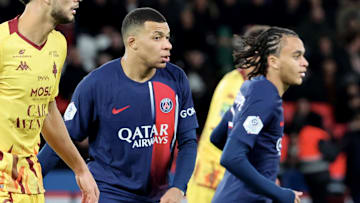 Paris Saint-Germain v FC Metz - Ligue 1 Uber Eats