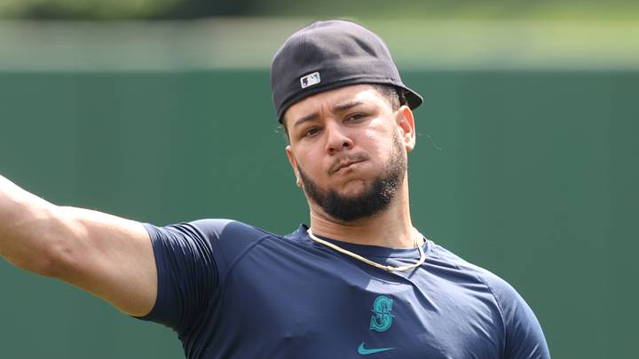 Pittsburgh, Pennsylvania, USA;  Seattle Mariners pitcher Luis Castillo (58) throws in the outfield before the game against the Pittsburgh Pirates at PNC Park. Mandatory Credit: Charles LeClaire-Imagn Images