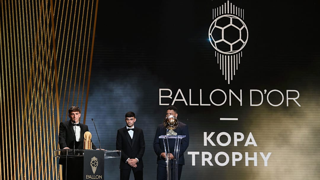 Die 'Kopa Trophäe' wird im Rahmen des Ballon d'Or verliehen