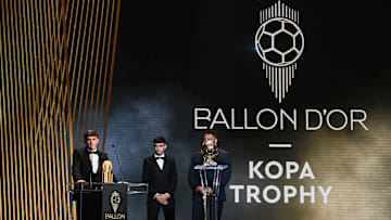 Die 'Kopa Trophäe' wird im Rahmen des Ballon d'Or verliehen