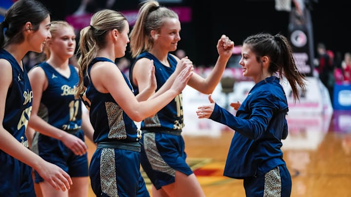 Sioux City Bishop Heelan is the top team in Class 4A in the latest girls basketball rankings.