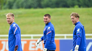 Ramsdale, Johnstone dan Pickford