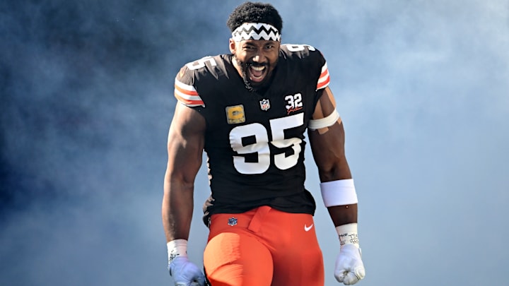 Pittsburgh Steelers v Cleveland Browns