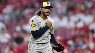 Milwaukee podría enviar a  Freddy Peralta a los Yankees