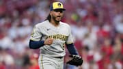 Milwaukee estaría considerando cambiar a Freddy peralta