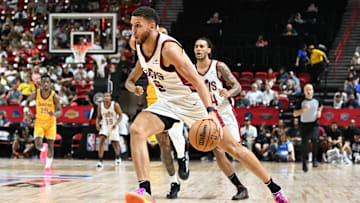 Pete Nance es el hermano menor de la segunda escogencia de Lakers en el Draft de la NBA 2015